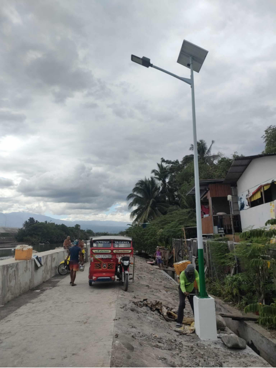 CCLAMP JD 60W Split Solar Street Lights in Sudan